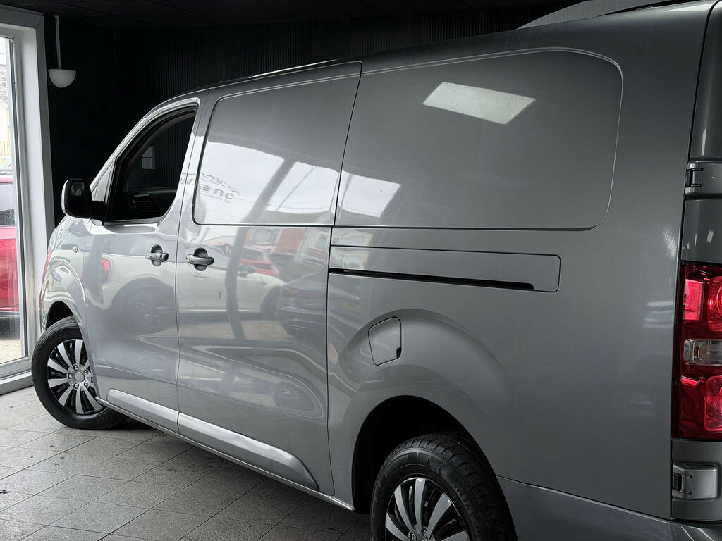 Vauxhall Vivaro 2.0 Turbo D 3100 Sportive Crew Van L1 H1 Euro 6 S White #15