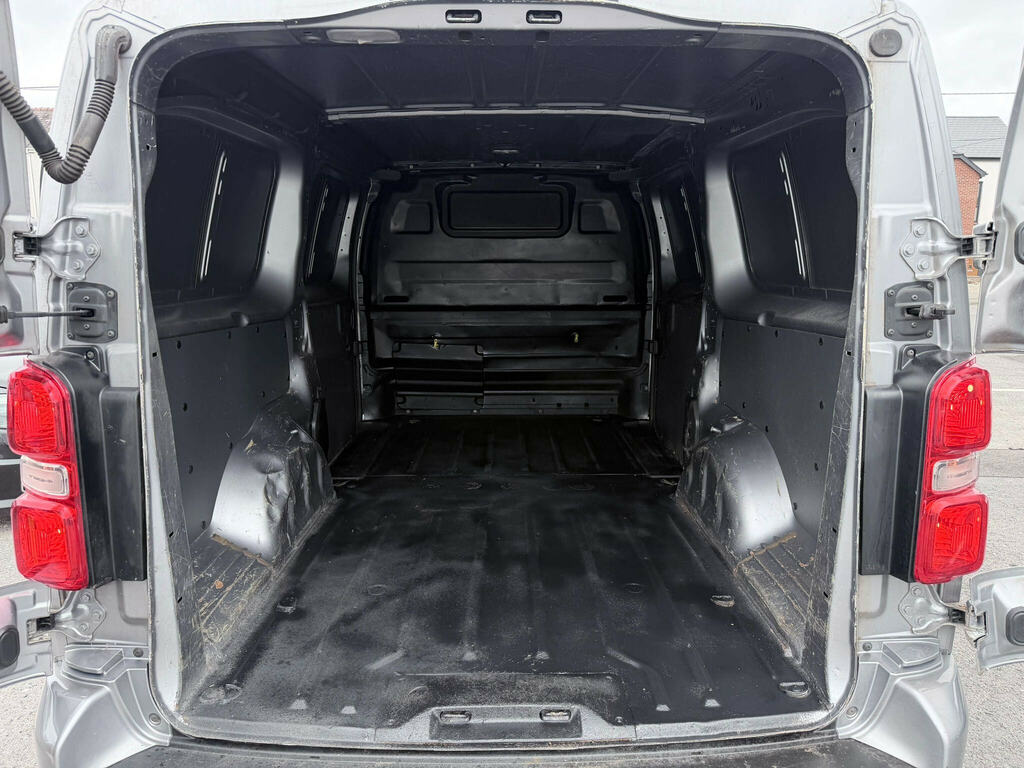 Vauxhall Vivaro 2.0 Turbo D 3100 Sportive Crew Van L1 H1 Euro 6 S White #32