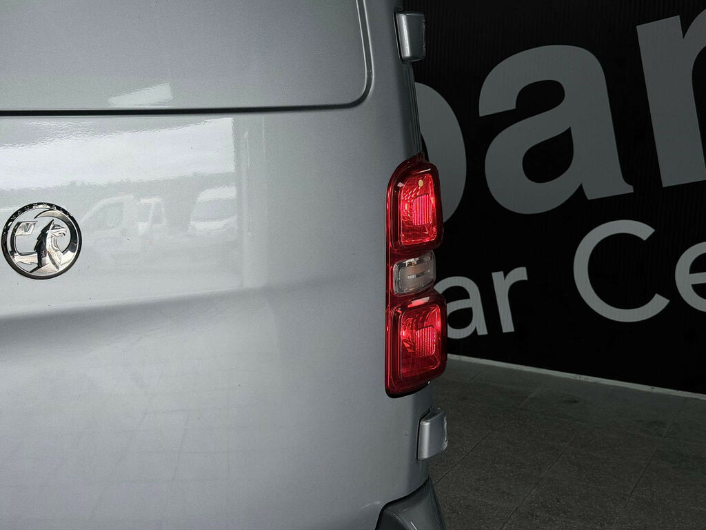 Vauxhall Vivaro 2.0 Turbo D 3100 Sportive Crew Van L1 H1 Euro 6 S White #13