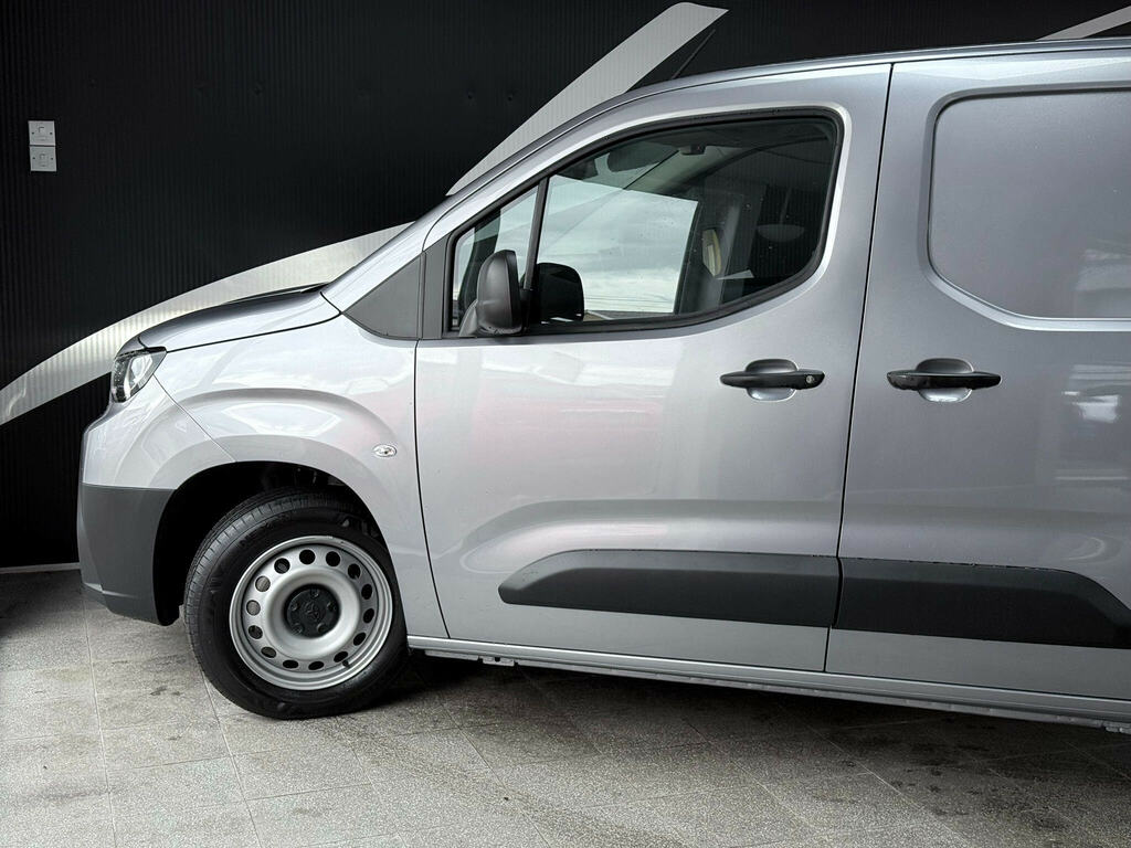 Toyota Proace City 1.5 Bluehdi Active Short Panel Van Swb Euro 6 Ss CV75FMC Grey #4