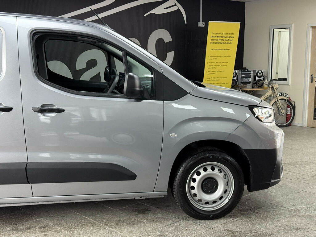 Toyota Proace City 1.5 Bluehdi Active Short Panel Van Swb Euro 6 Ss CV75FMC Grey #5
