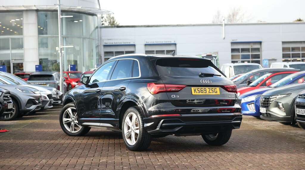 Audi Q3 35 Tdi S Line S Tronic KS69ZSG Black #4