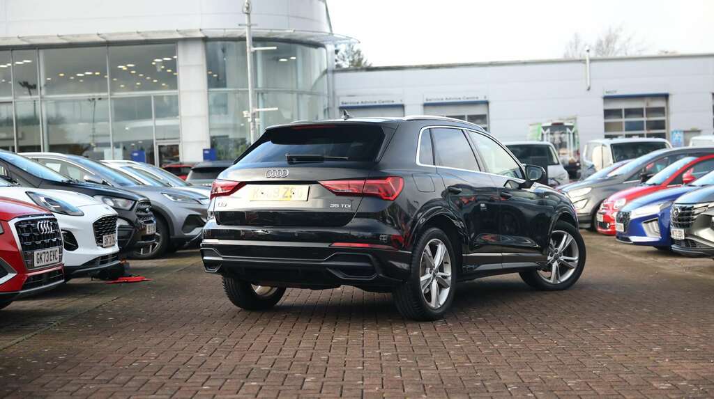 Audi Q3 35 Tdi S Line S Tronic KS69ZSG Black #3