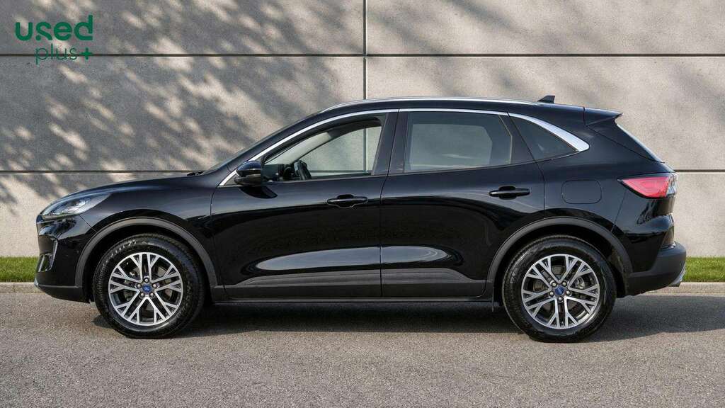 Ford Kuga 1.5 Ecoboost 150 Titanium Edition Black #4