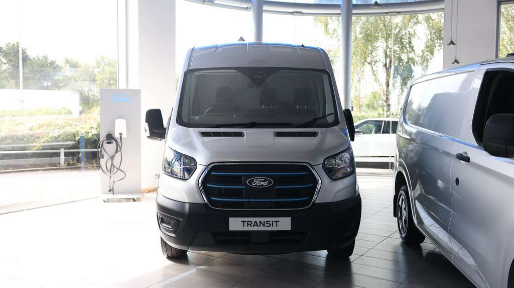 Ford Transit Custom 135Kw 68Kwh H2 Leader Van Dap SM26GFG Silver #2