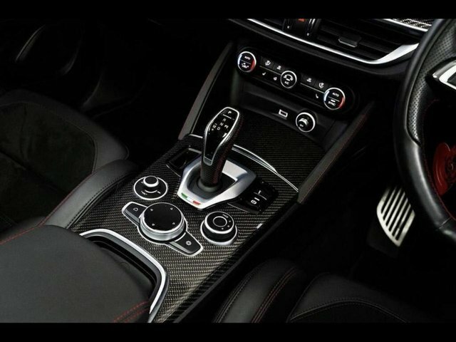 Alfa Romeo Stelvio Veloce Green #15