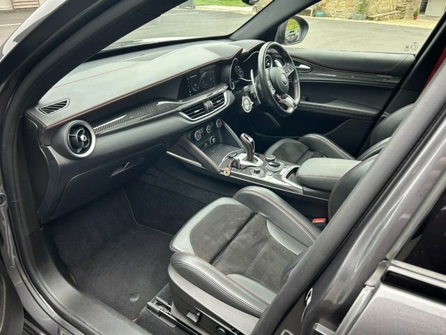 Alfa Romeo Stelvio Veloce Green #11