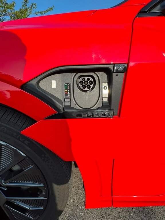 Audi Q8 e tron 50 Black Edition Suv Quattro 95K Red #4