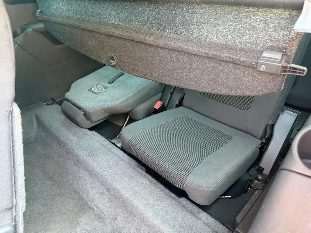 Peugeot 5008 Active White #18