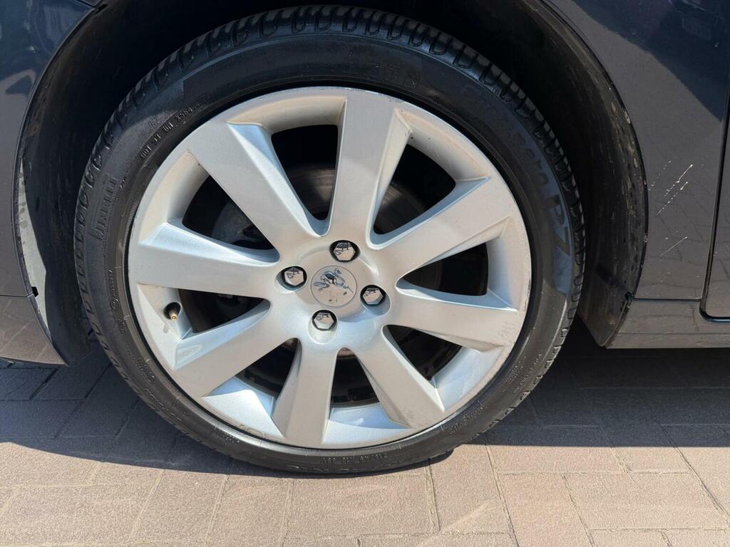 Peugeot 5008 Active White #34