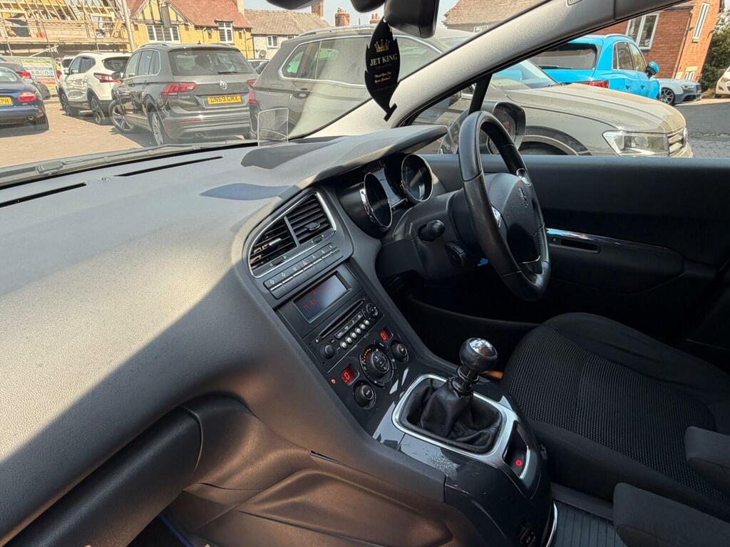 Peugeot 5008 Active White #10