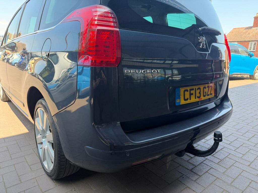 Peugeot 5008 Active White #51