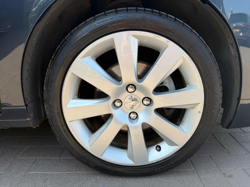 Peugeot 5008 Active White #33