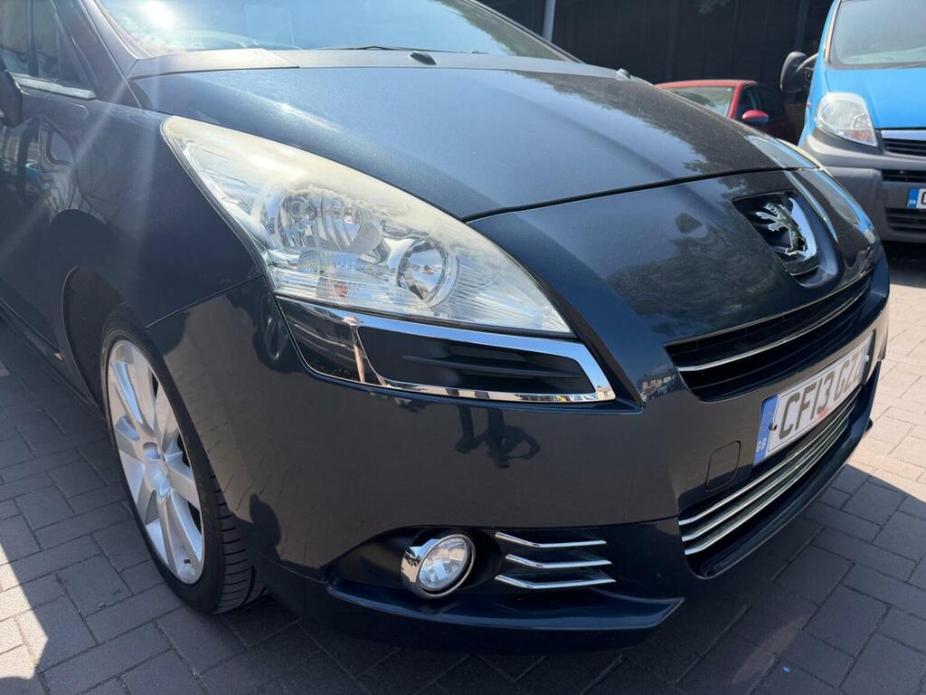 Peugeot 5008 Active White #48