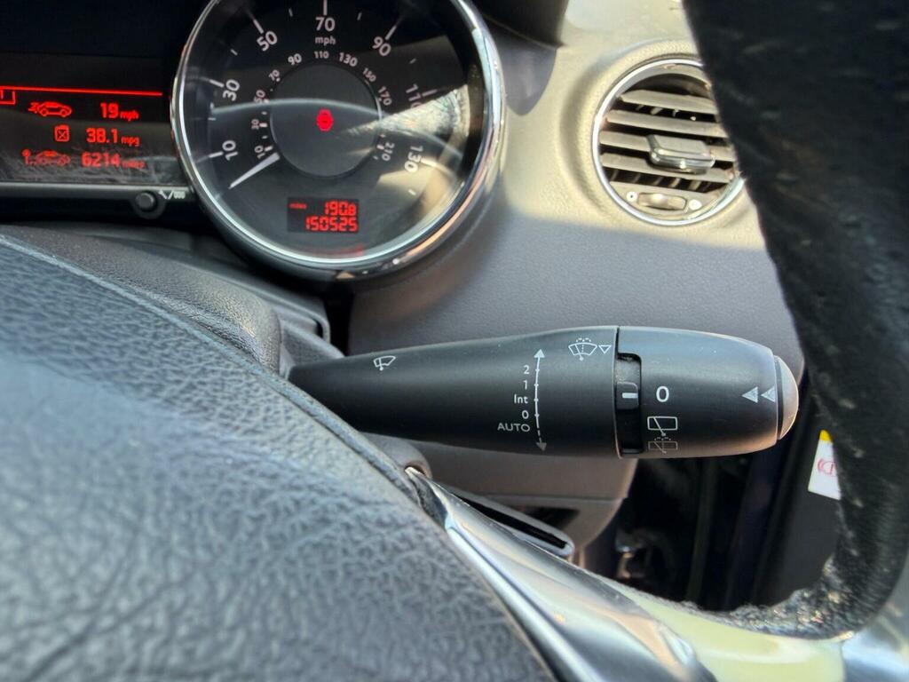 Peugeot 5008 Active White #26