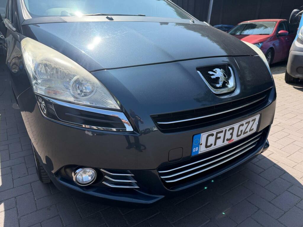 Peugeot 5008 Active White #49