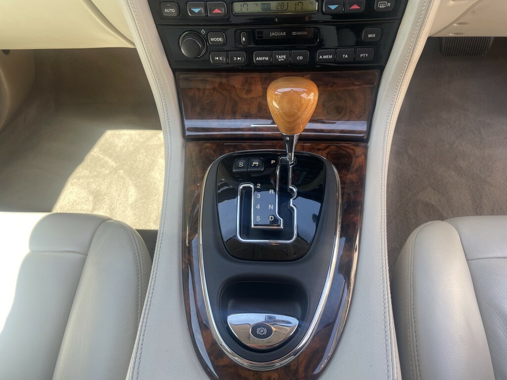 Jaguar XJ Xj6 V6 Se Silver #21