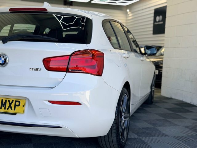 BMW 1 Series Hatchback 1.5 116D Sport 5-Door 201665 Black #24