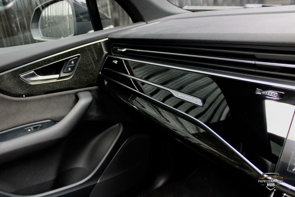 Audi SQ7 4.0 Tfsi V8 Black Blue #20
