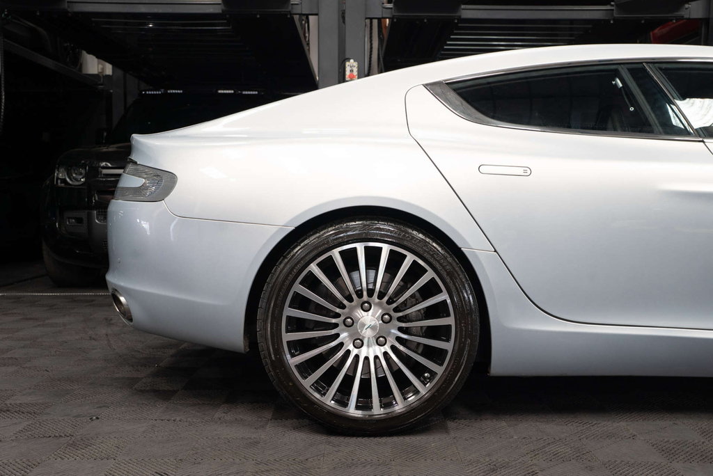Aston Martin Rapide Rapide V12 Silver #19