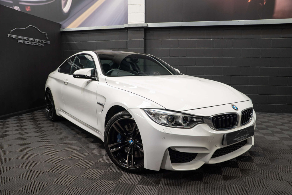 BMW M4 Semi-auto Coupe YF16VNW White #5