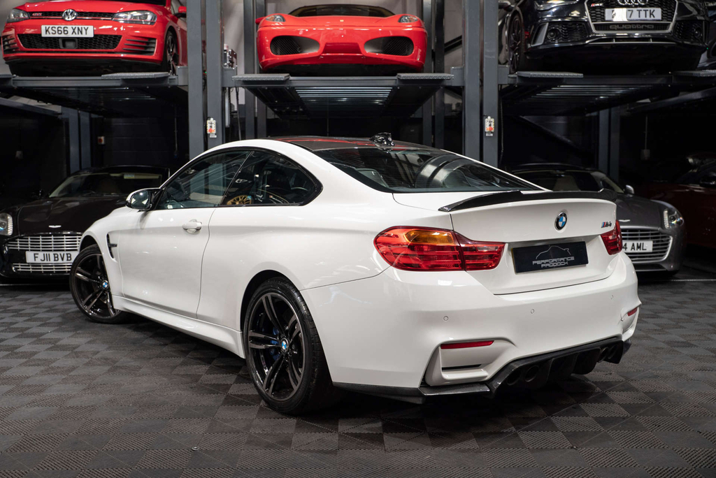 BMW M4 Semi-auto Coupe YF16VNW White #2