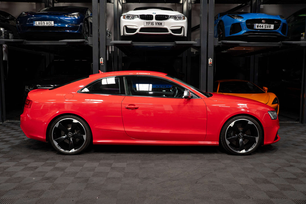Audi RS5 4.2L Null Red #8