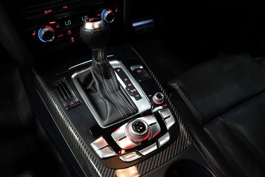 Audi RS5 4.2L Null Red #27