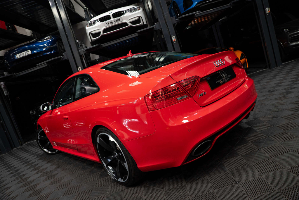 Audi RS5 4.2L Null Red #28