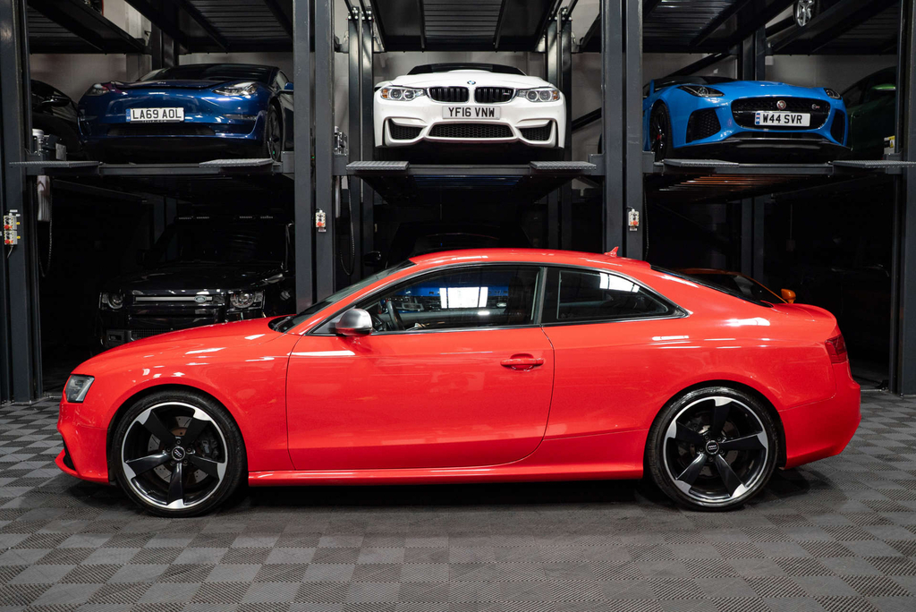 Audi RS5 4.2L Null Red #9