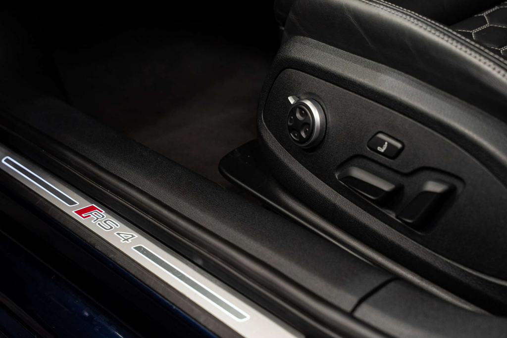 Audi RS4 Rs 4 Avant 450 Ps Tiptronic Blue #19