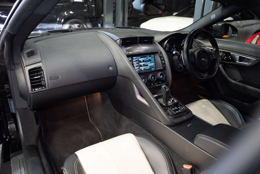 Jaguar F-Type R Auto #4