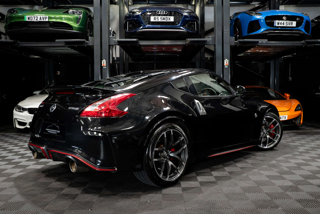 Nissan 370Z Black #9