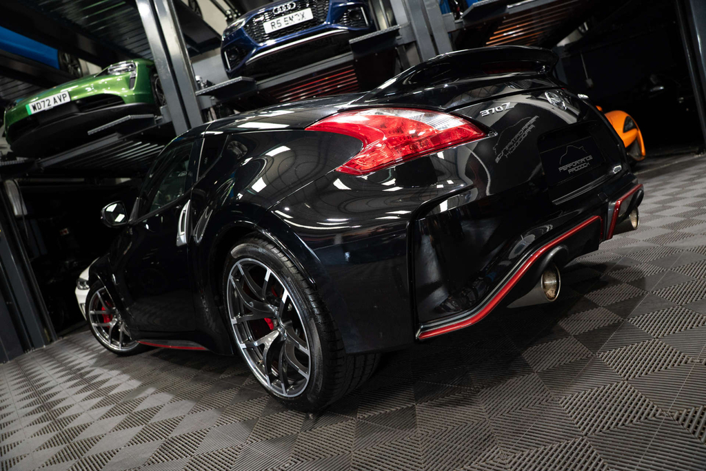 Nissan 370Z Black #26