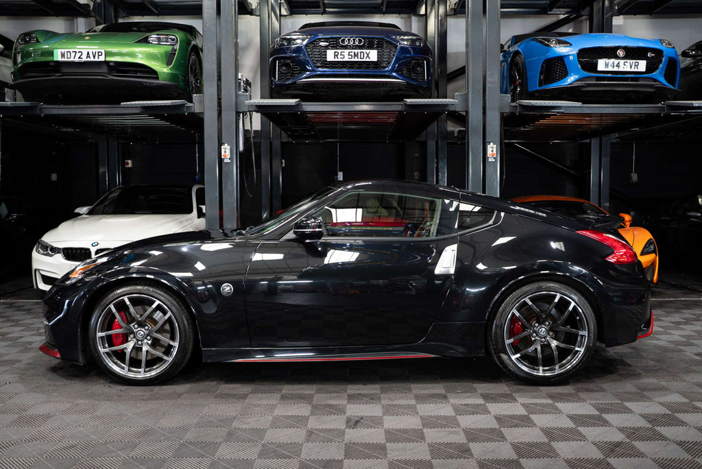Nissan 370Z Black #8