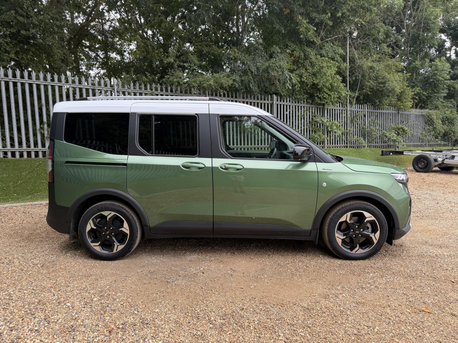 Ford Tourneo Courier Active 5 Seat Kombi 43Kwh 136Ps Green #3
