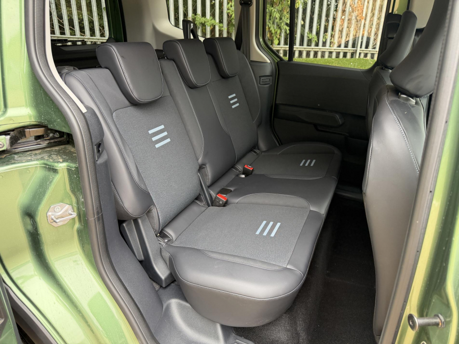 Ford Tourneo Courier Active 5 Seat Kombi 43Kwh 136Ps Green #6