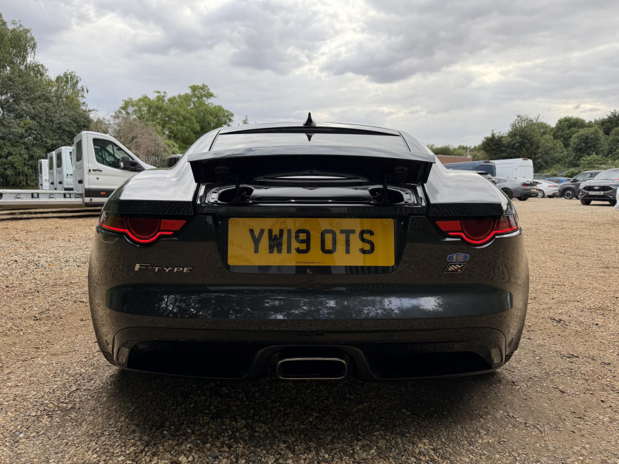 Jaguar F-Type I4 Chequered Flag Grey #4