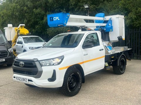 Toyota HILUX 2.4 D-4d Active White