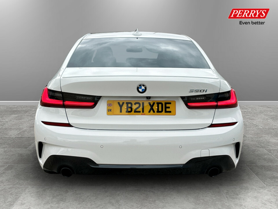 BMW 3 Series 320I M Sport Step YB21XDE White #6