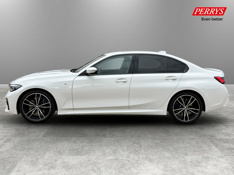 BMW 3 Series 320I M Sport Step YB21XDE White #4