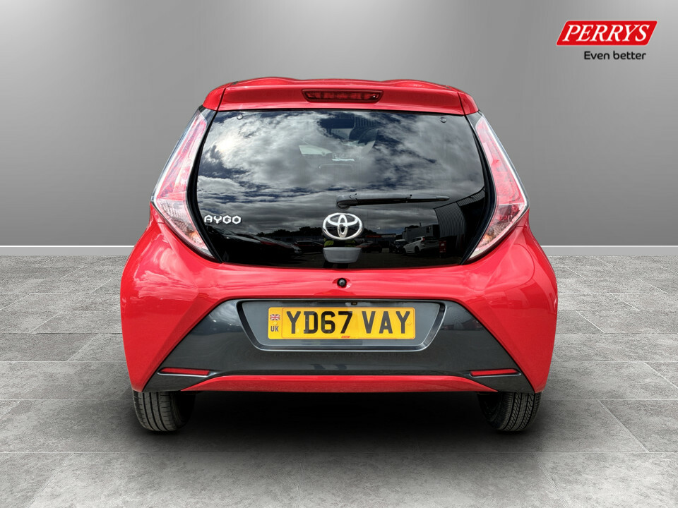 Toyota Aygo 1.0 Vvt-i X-style YD67VAY Red #6