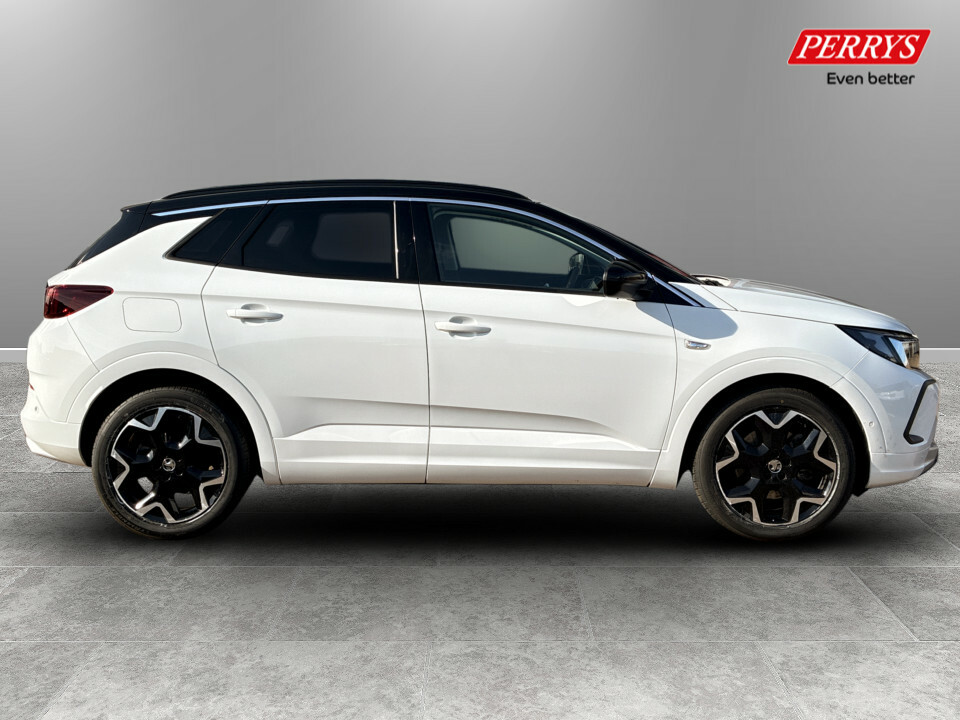 Vauxhall Grandland 1.6 Plug-in Hybrid Ultimate White #4