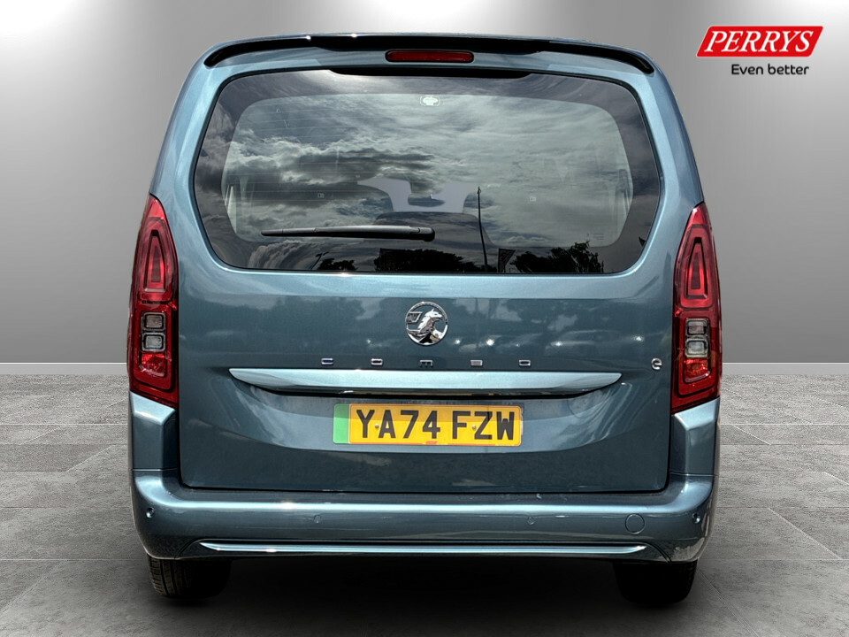 Vauxhall Combo-e Life 100Kw Design XL 52Kwh 7 Seat Blue #6