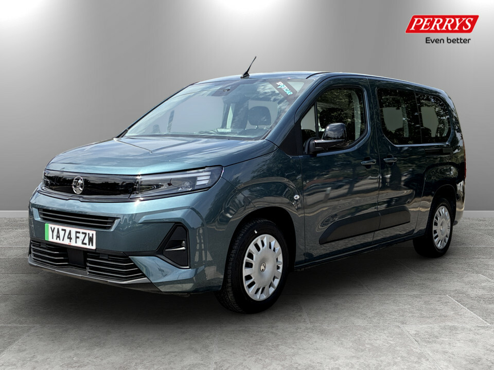 Vauxhall Combo-e Life 100Kw Design XL 52Kwh 7 Seat Blue #3