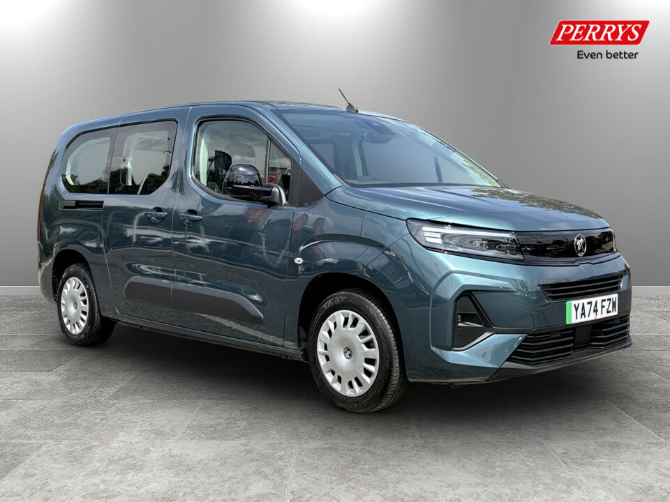 Vauxhall Combo-e Life 100Kw Design XL 52Kwh 7 Seat Blue