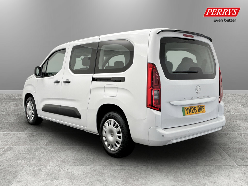 Vauxhall Combo-e Life 100Kw Design XL 52Kwh 7 Seat White #5