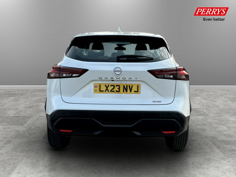 Nissan Qashqai 1.3 Dig-t Mh 158 Acenta Premium Xtronic White #6
