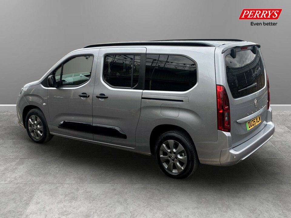 Vauxhall Combo-e Life Combo Life 100Kw Ultimate XL 52Kwh Estate Grey #5