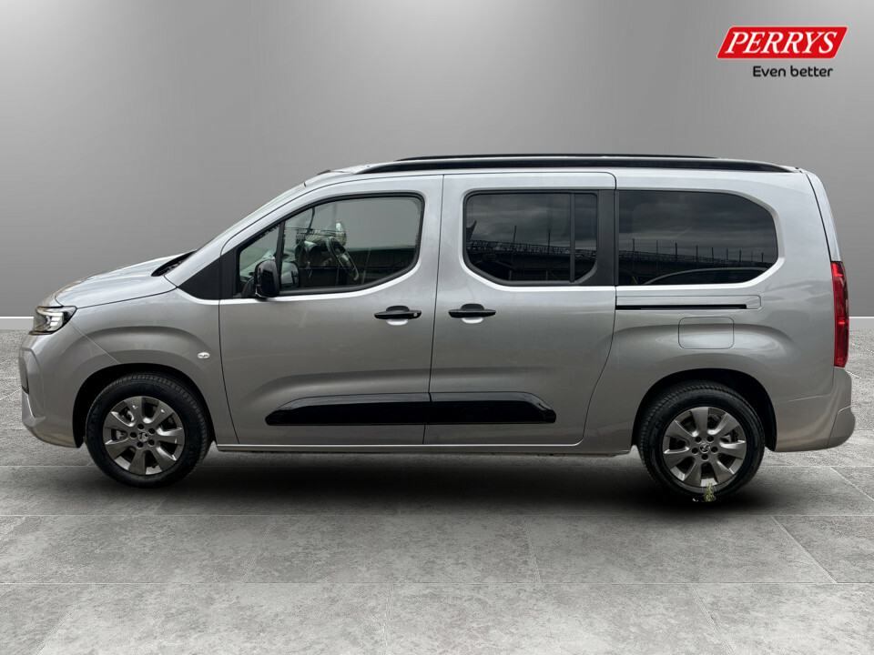 Vauxhall Combo-e Life Combo Life 100Kw Ultimate XL 52Kwh Estate Grey #4